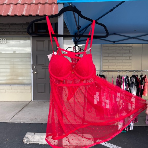 Red lace Teddy - Picture 2 of 2